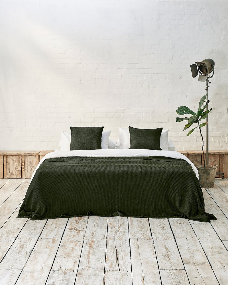 White & Dark Green Luxe Set