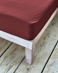 burgundy fitted sheet corner detail